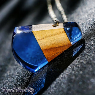 Vintage Sector Resin Wood Pendant Necklaces Blue Secret Anime Wooden Collier